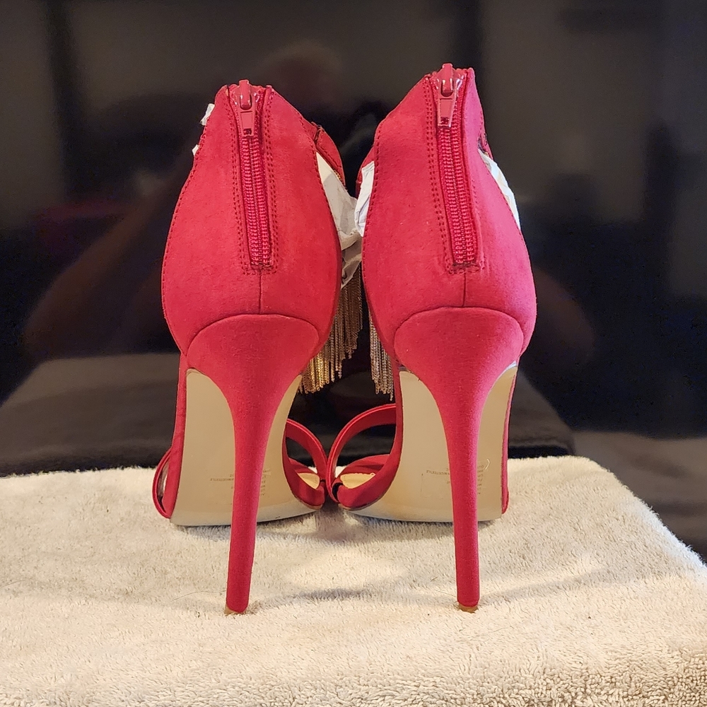 Heels - Picture 3 of 4